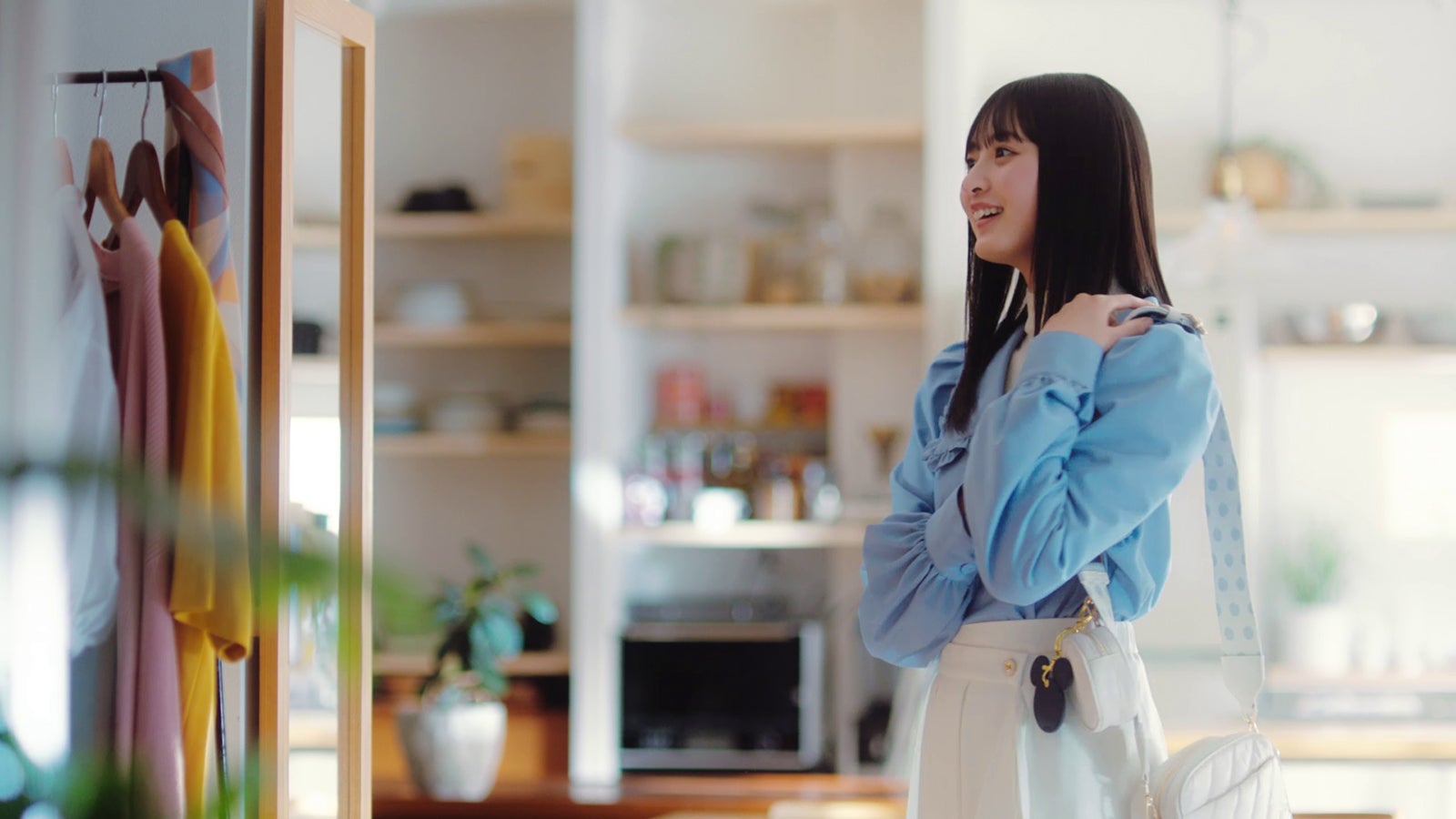 遠藤さくら／新CM「東京ディズニーシー20周年記念カード」篇より（C）Disney