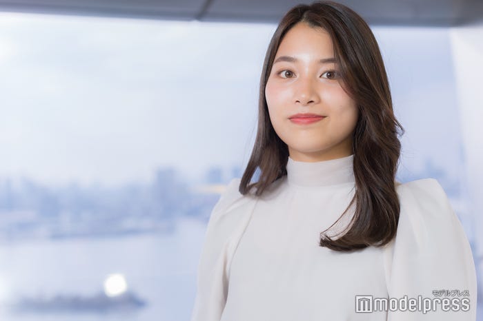 成實陽菜さん(C)モデルプレス