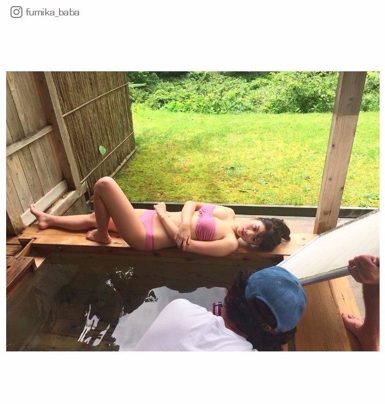 馬場ふみか、豊満美バスト披露　寝転びビキニショットに「溢れそう」「素晴らしい」の声