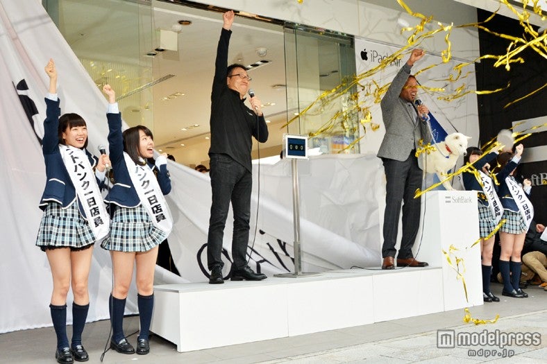ソフトバンク「iPad Air」発売開始の瞬間