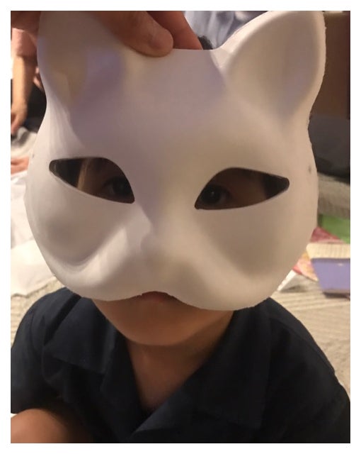 白狐のお面を被る勸玄くん／市川海老蔵オフィシャルブログ（Ameba）より