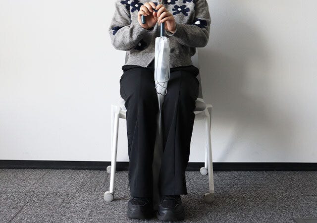 セリアの傘の肩掛けカバーの使用感2