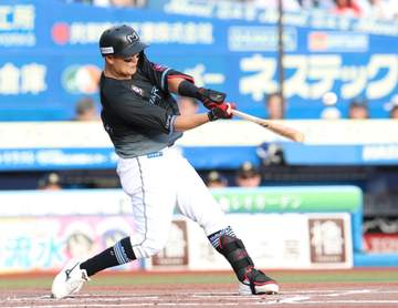 ロッテ・山口が有言実行19号先制2ラン「僕も打つので」来日初登板のルケーシーと試合前に約束