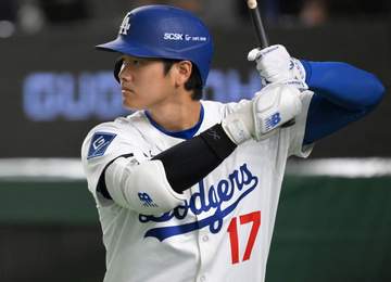 大谷翔平 好機で一ゴロに凡退 内角スライダーを引っ張り込むも一、二塁間抜けず ビエントスが膝をつきながらキャッチ