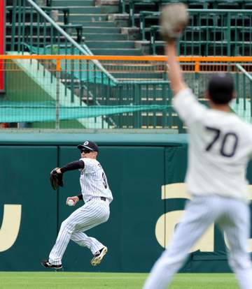 阪神・福島 涙の送球エラー一夜明け「ああいうプレーが起きないように」甲子園で指名練習、50分間みっちり汗
