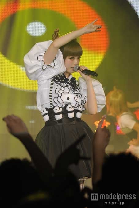 ライブを行ったきゃりーぱみゅぱみゅ／「HARAJUKU KAWAii!! FES 2012」より