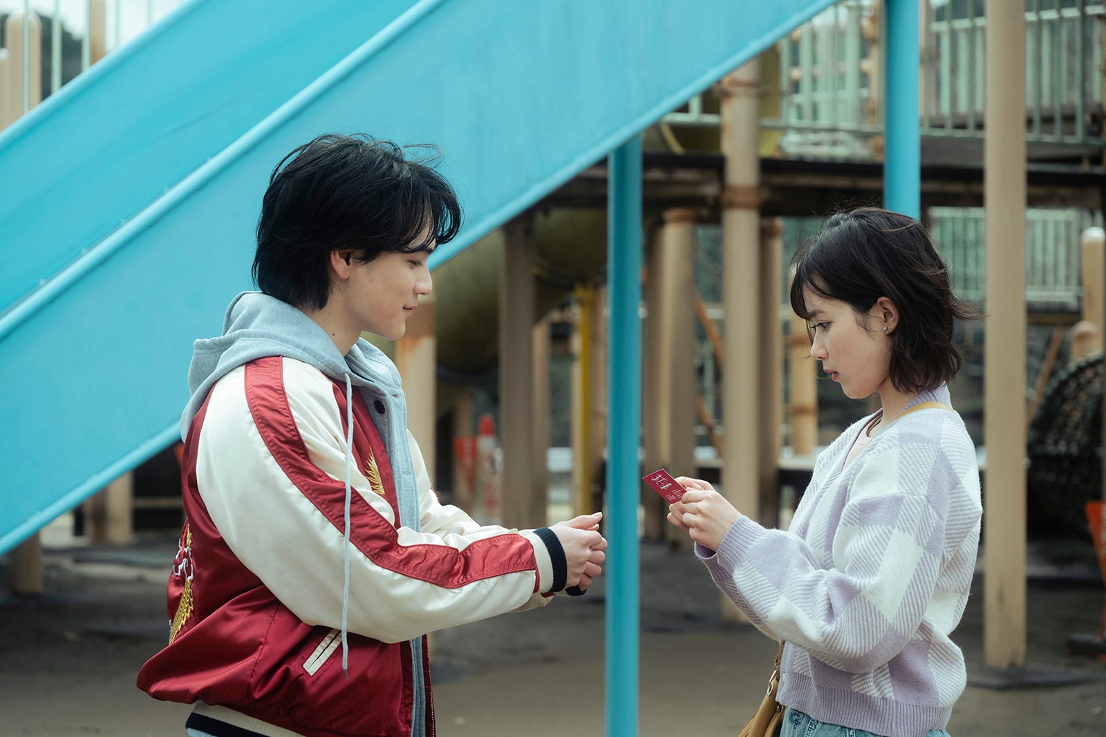 豆原一成、井頭愛海（C）田中宏・少年画報社／映画「BADBOYS」製作委員会