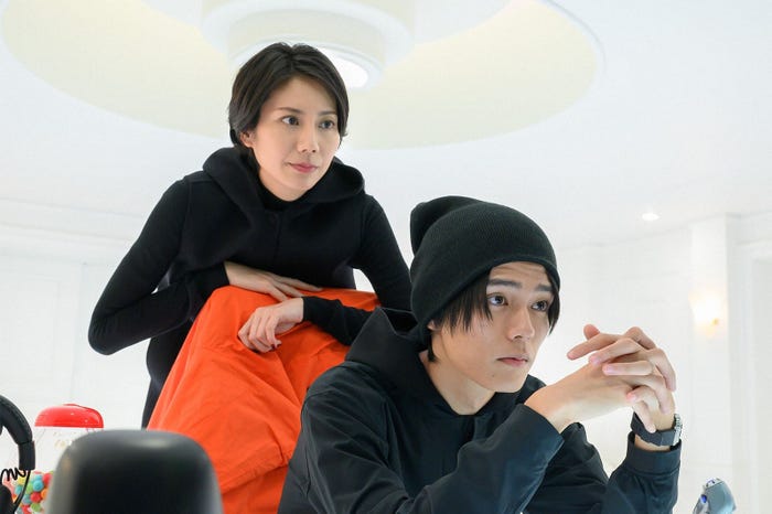 日向亘、松下奈緒/「Get Ready!」第3話より(C)TBS