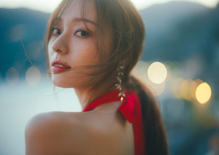 梅澤美波 2nd写真集「透明な覚悟」/撮影:東京祐