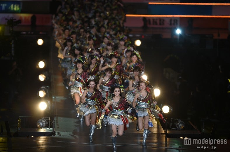 会場を熱狂させたNMB48／（C）AKS