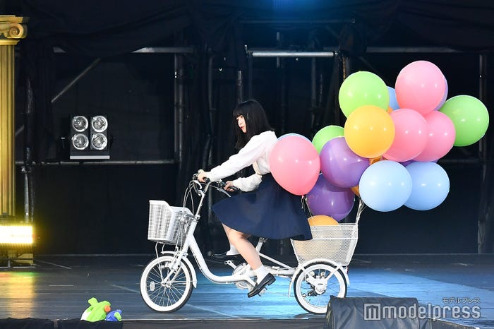 ヘアカット後の長濱ねる (C)モデルプレス