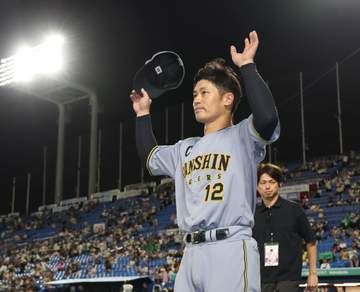 阪神・坂本が自身初の1試合2発 緻密な駆け引きは初戦から始まっていた