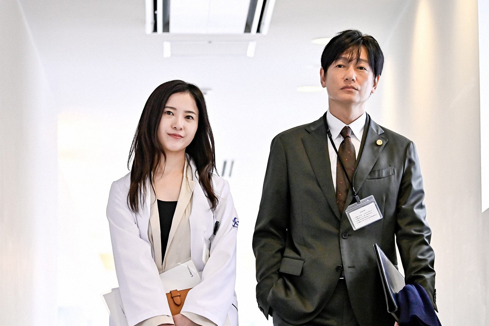 吉高由里子、井浦新／「最愛」第3話より（C）TBS