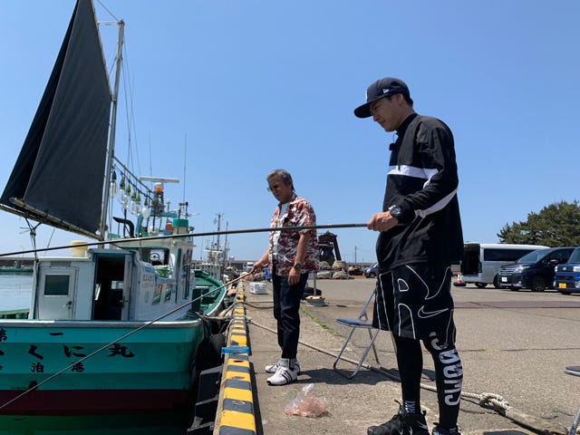 (左から)寺島進、山下健二郎(提供画像)