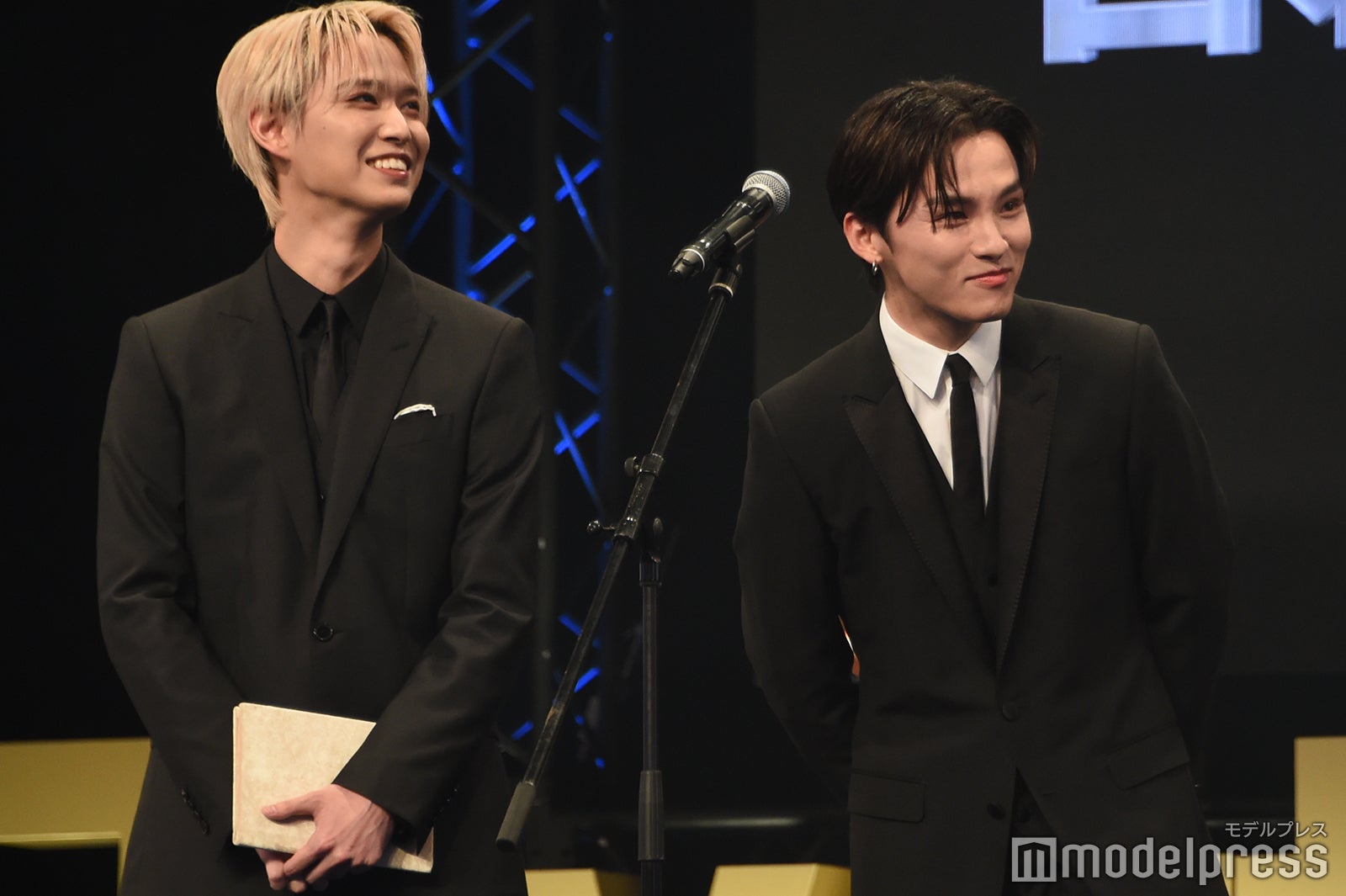 白岩瑠姫、川西拓実（C）モデルプレス