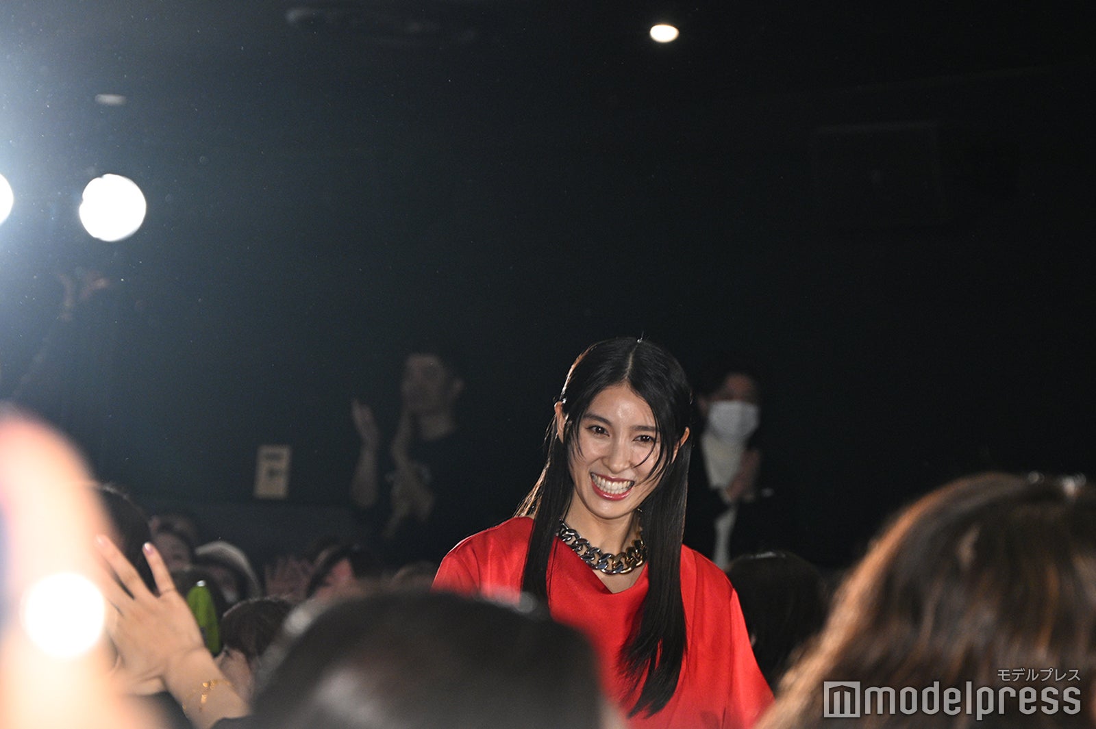 サプライズ登壇した土屋太鳳（C）モデルプレス