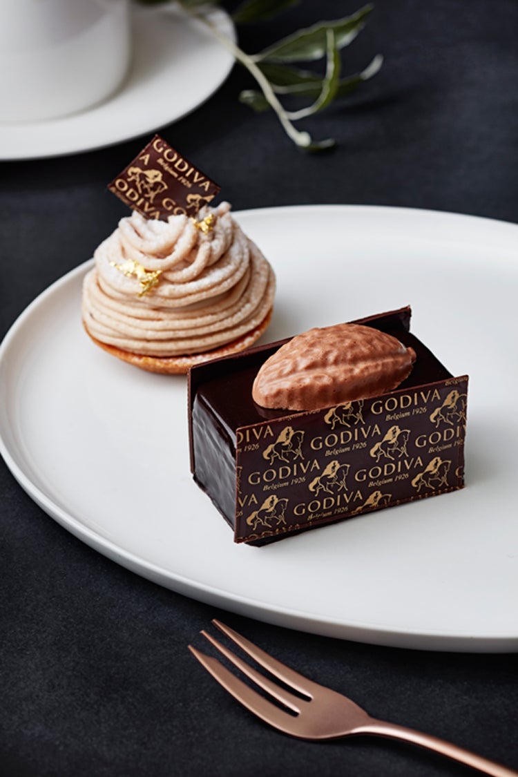 左からモン ゴディバ、シン ガトー ショコラ／画像提供：ゴディバ ジャパン株式会社