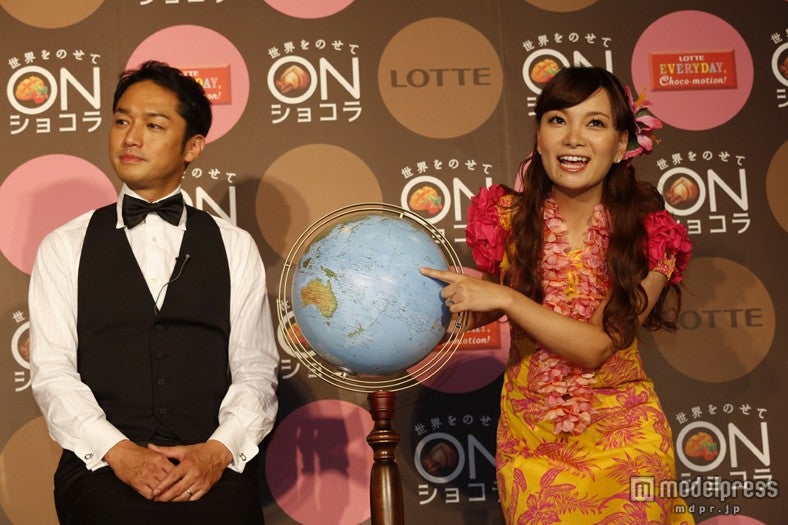 （左から）小崎陽一さん、保田圭