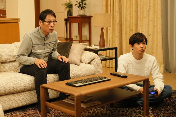 大杉連、千葉雄大(C)2017『ファイナルファンタジーXIV 光のお父さん』製作委員会