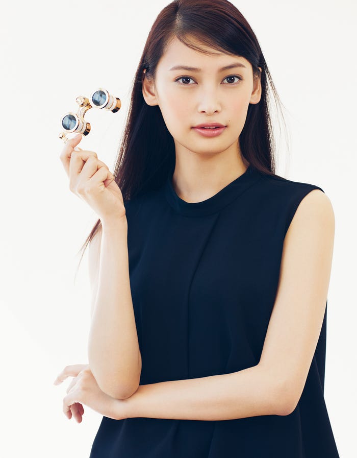 ヘアカット前の大政絢「BAILA」2016年5月号:撮影/五十嵐隆裕<SIGNO>(提供写真)