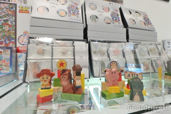 木製玩具Disney!KIDEA 1セット4860円(税込)(C)Disney/Pixar