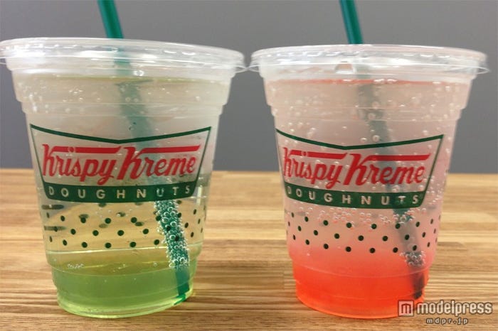 フルーツゼリーとソーダがポップに弾ける!カクテル風の爽やかなソーダドリンク