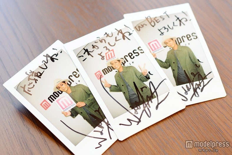 urata naoya（AAA）さんの直筆サイン入りチェキ