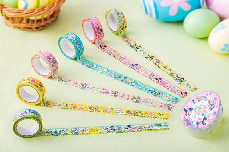 マスキングテープ&テープカッター800円。テープカッターの中にマスキングテープ全6柄のうち1柄が入っています