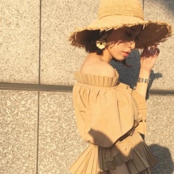 おしゃれな人のファッションチェック♪ 秋もやっぱり袖の可愛いトップスが好き♡