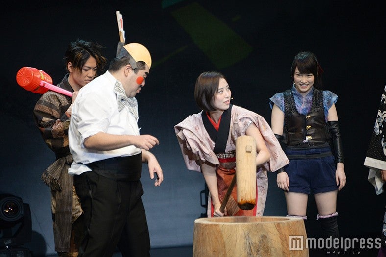 餅つきコーナー／岡本あずさ（C）モデルプレス