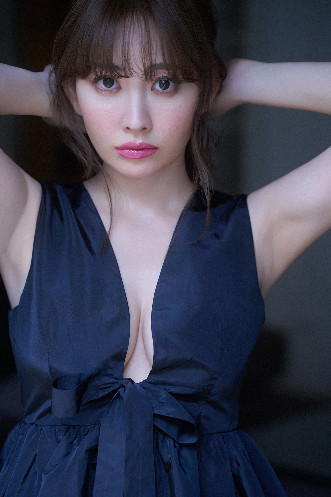 小嶋陽菜、約10年ぶり写真集決定 ドレス・Tバック・水着…“元祖マシュマロボディ”披露「ラスト（？）写真集です」 - モデルプレス