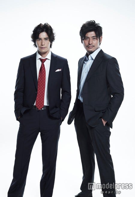 (左から)伊藤英明、坂口憲二