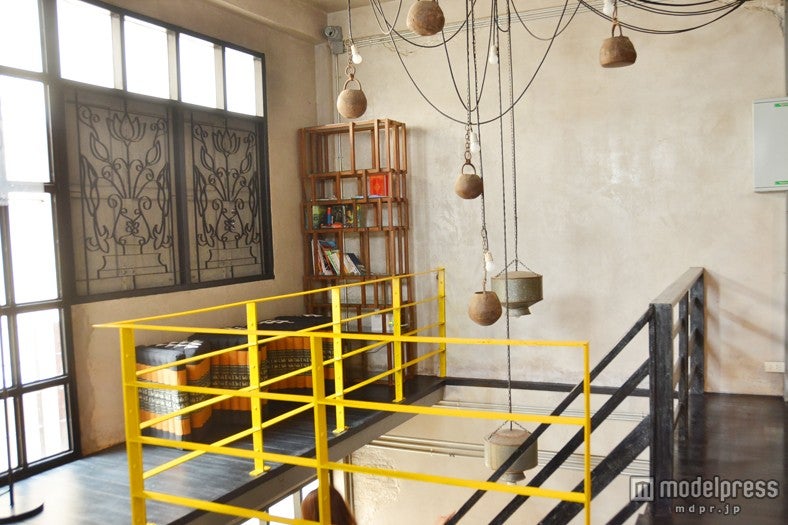 ガイドブックなども置いてある共有フロア