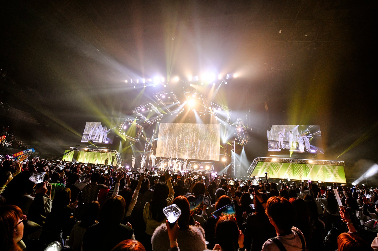 FANTASTICS（C）ハタサトシ／高田梓／ヨシモリユウナ