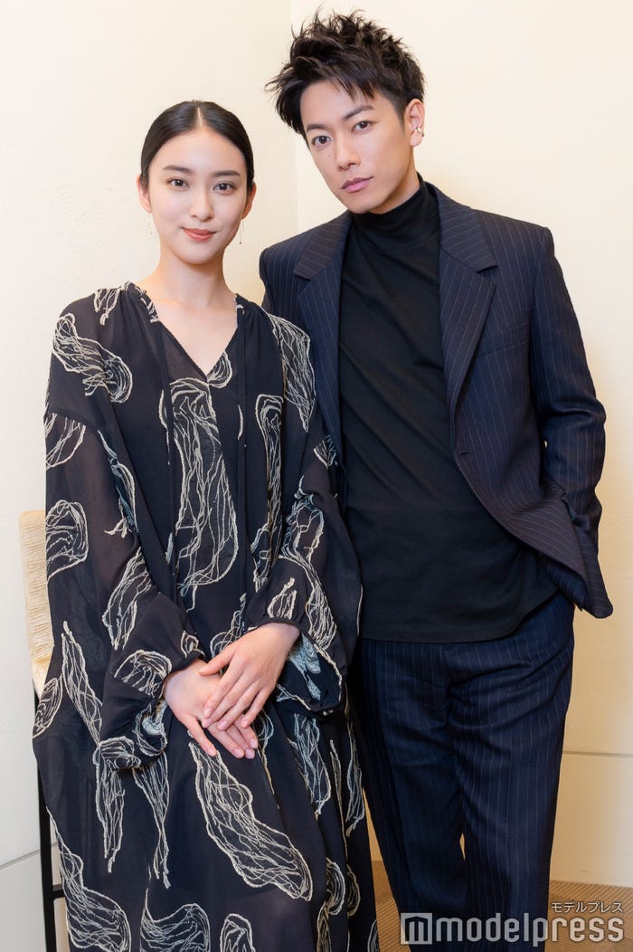 武井咲、佐藤健 (C)モデルプレス
