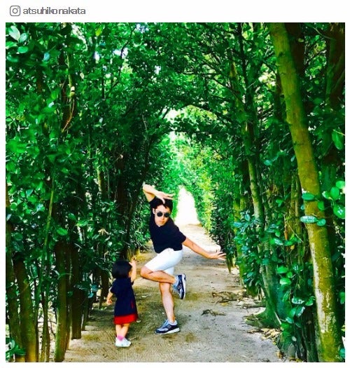 長女と／中田敦彦Instagramより