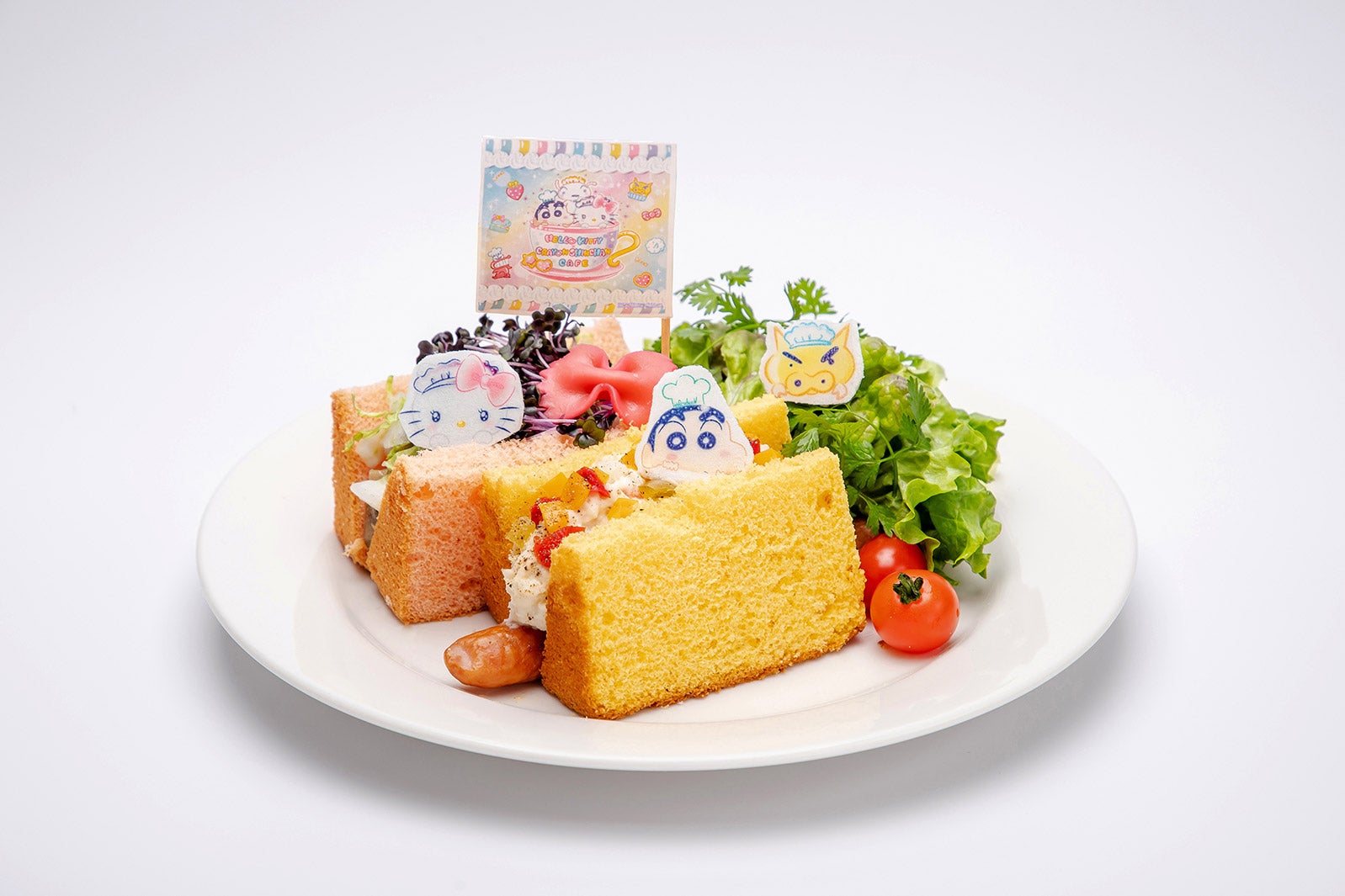 ハローキティとしんちゃんもとろけるゾ。ほわほわシフォンサンド1,590円（税抜）（C）U／F・S・A・A（C）1976, 2019 SANRIO CO., LTD.APPROVAL NO. G594645
