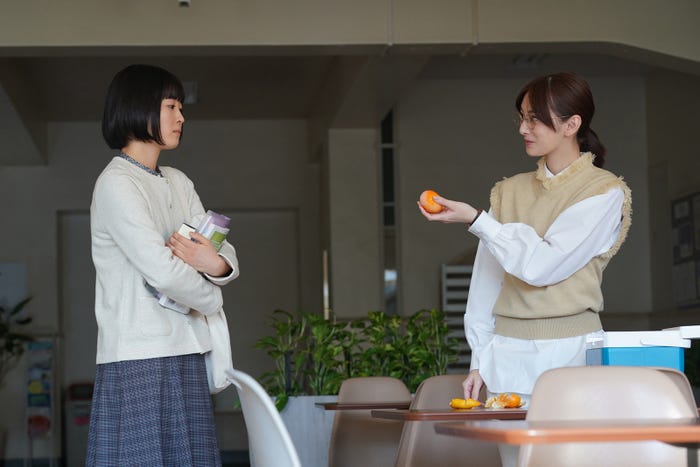 河村花、北川景子 「女神の教室~リーガル青春白書~」第2話より(C)フジテレビ