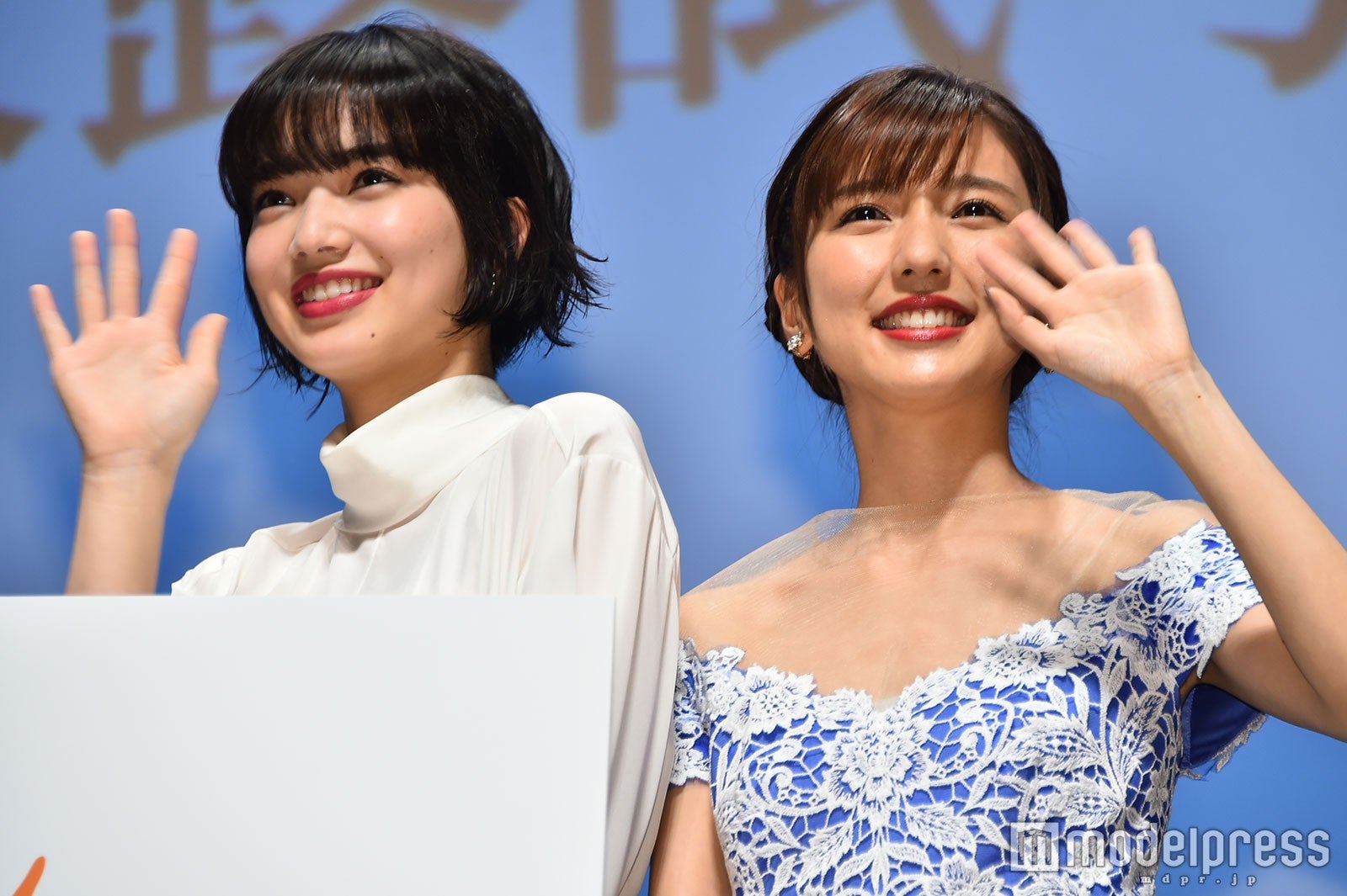 小松菜奈、真野恵里菜（C）モデルプレス