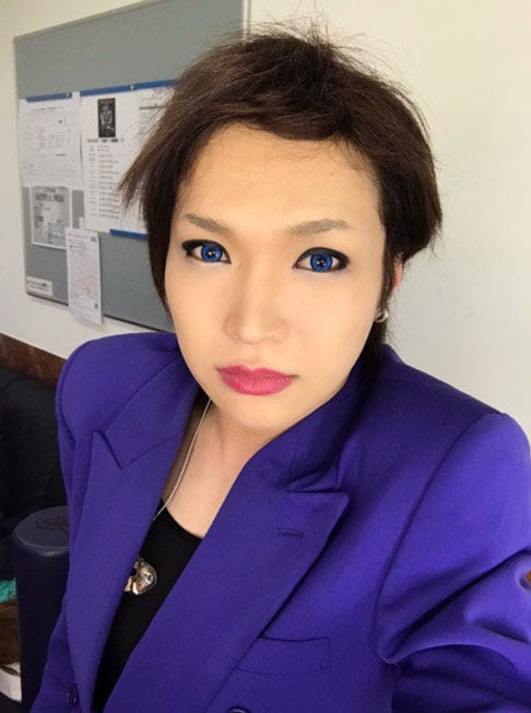 56歳の“ベテランおばさん”/鬼龍院翔オフィシャルブログ(Ameba)より