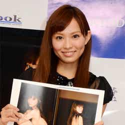 お気に入りショットを見せる市川由衣