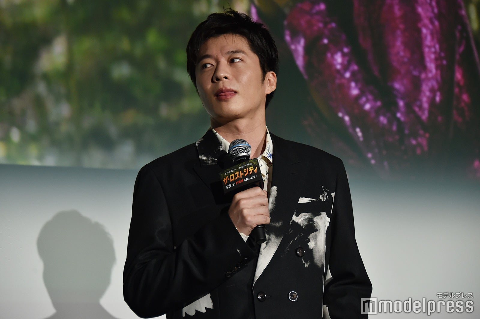 ボケた直後の田中圭（C）モデルプレス