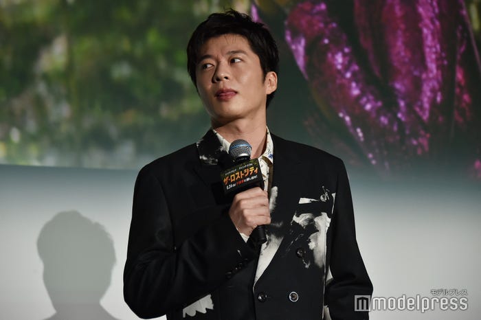 ボケた直後の田中圭(C)モデルプレス