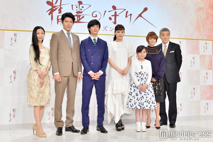(左から)壇蜜、鈴木亮平、板垣瑞生、綾瀬はるか、鈴木梨央、真木よう子、柄本明(C)モデルプレス