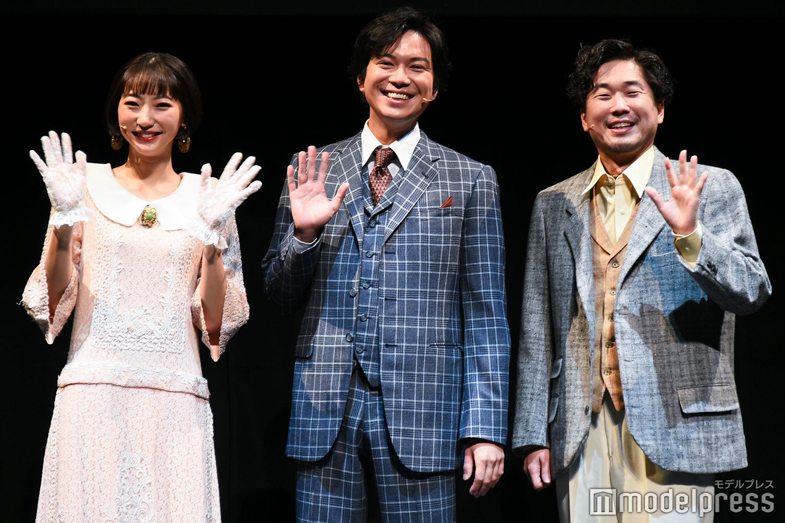 武田玲奈、加藤シゲアキ、山崎樹範 （C）モデルプレス