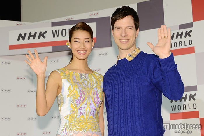 NHKワールドTV新番組「Doki Doki!WORLD TV」/(左から)すみれ、パックン