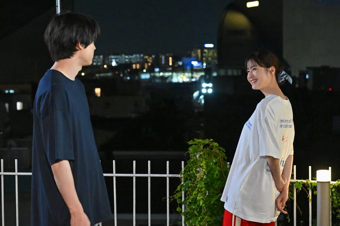 松村北斗、松本若菜「西園寺さんは家事をしない」第5話より(C)TBS