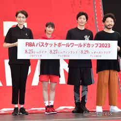 （左から）三屋裕子会長、広瀬すず、田中圭、田臥勇太選手（C）モデルプレス