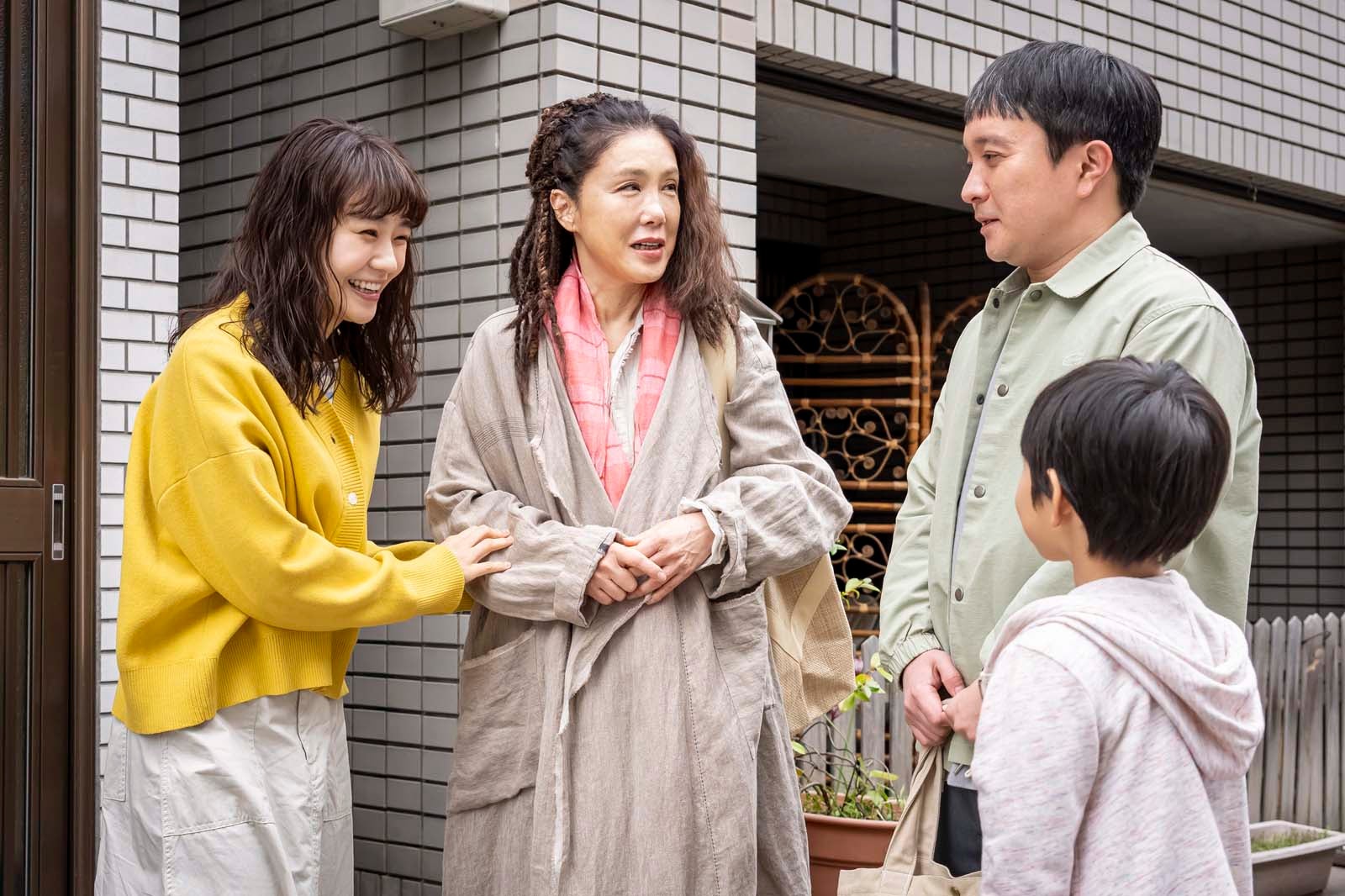 （左から）奈緒、筒井真理子、濱田岳、石塚陸翔「春になったら」第10話より（C）カンテレ