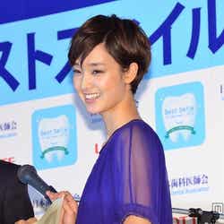 剛力彩芽、スギちゃん